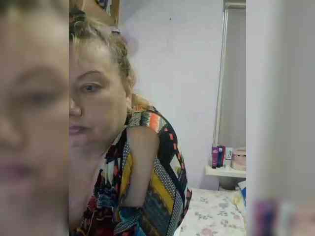 LucyAlexis webcam