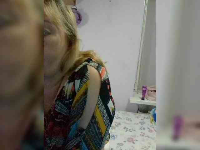 LucyAlexis webcam