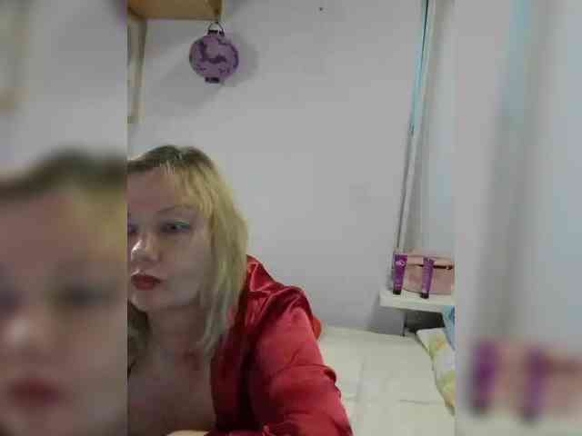 LucyAlexis webcam