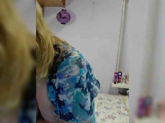 LucyAlexis webcam