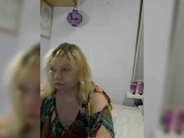 LucyAlexis webcam