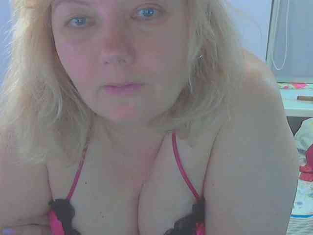 LucyAlexis webcam
