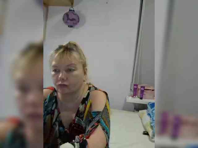 LucyAlexis webcam