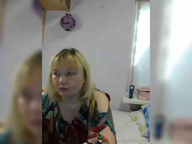 LucyAlexis webcam
