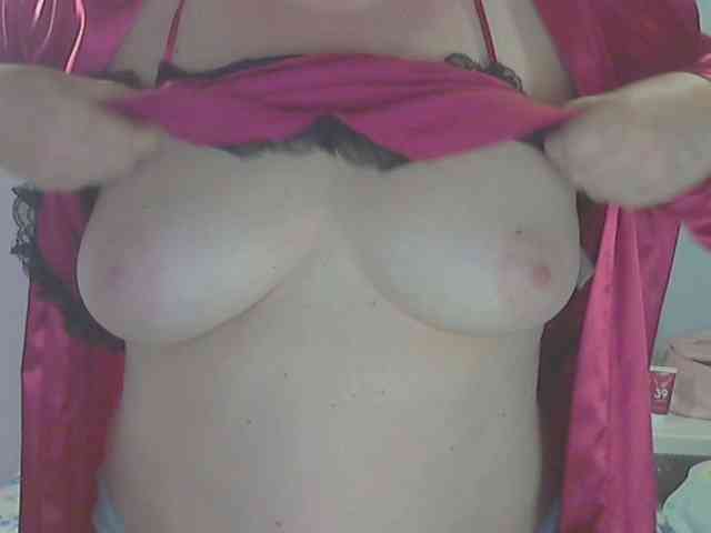 LucyAlexis webcam