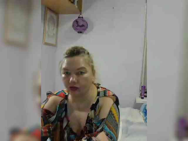 LucyAlexis webcam