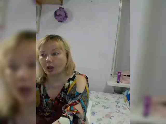 LucyAlexis webcam