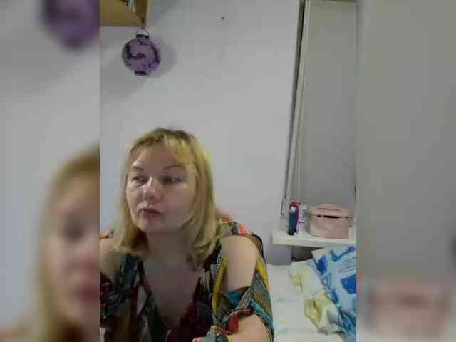 LucyAlexis webcam