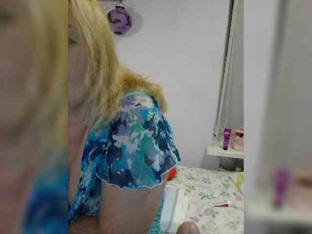 LucyAlexis webcam