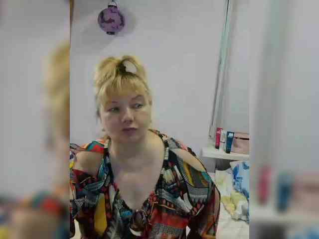 LucyAlexis webcam