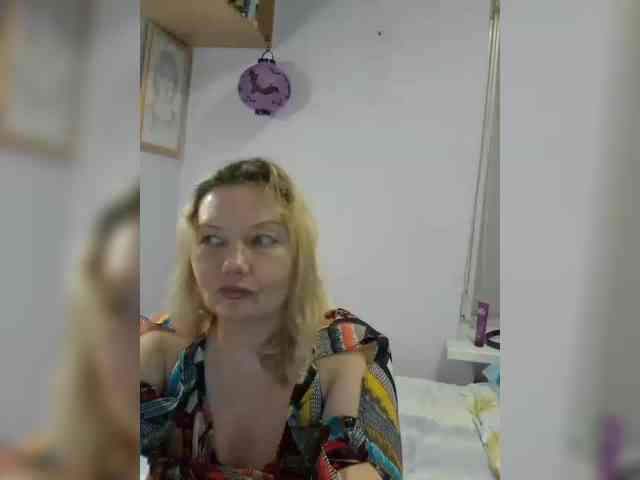 LucyAlexis webcam