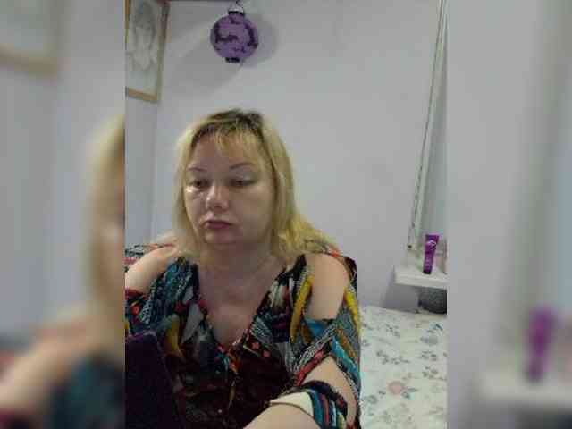 LucyAlexis webcam