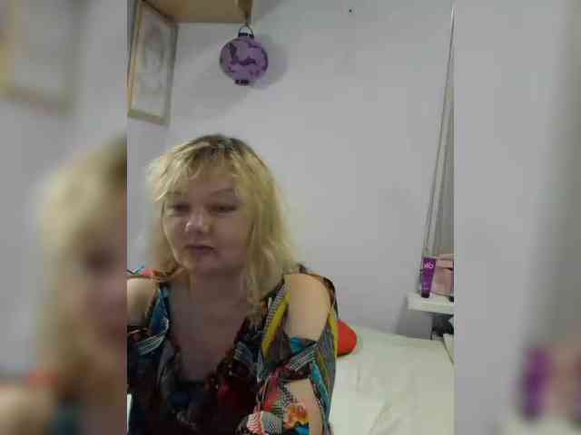 LucyAlexis webcam