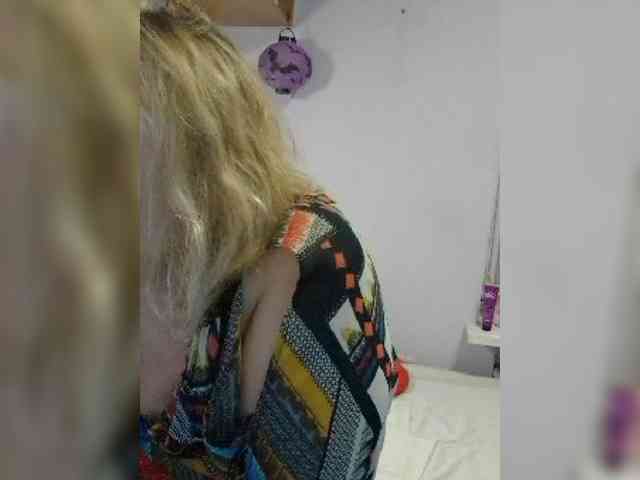 LucyAlexis webcam