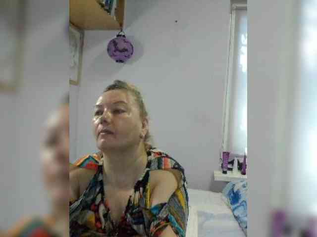 LucyAlexis webcam