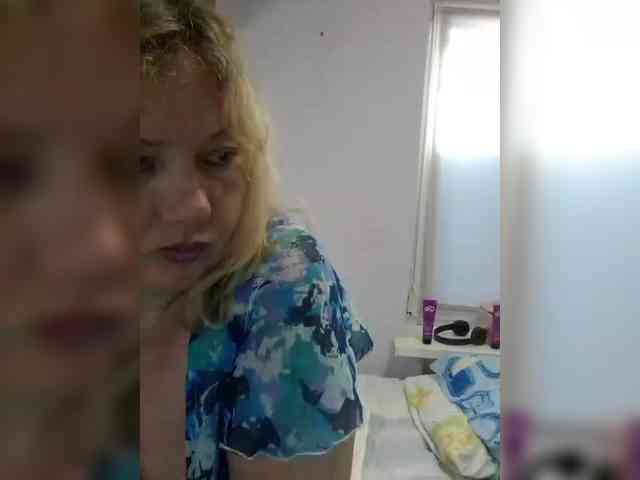 LucyAlexis webcam