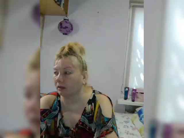 LucyAlexis webcam