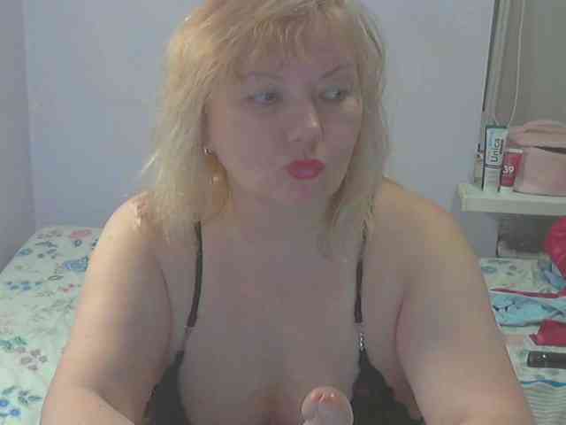 LucyAlexis webcam