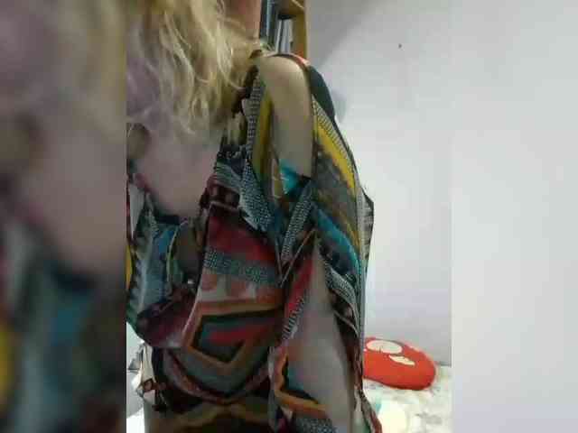 LucyAlexis webcam