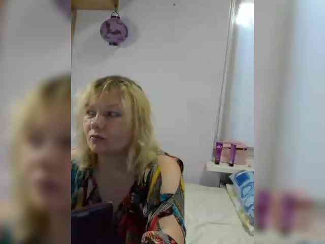 LucyAlexis webcam
