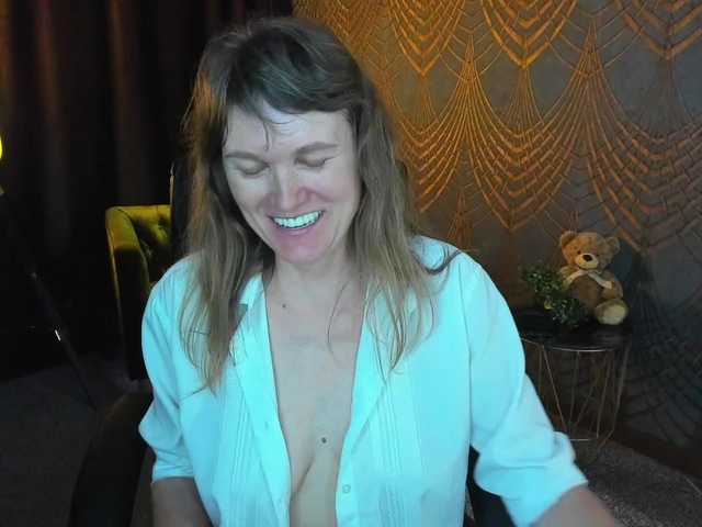 Annabel-xxx's BongaCams show and profile