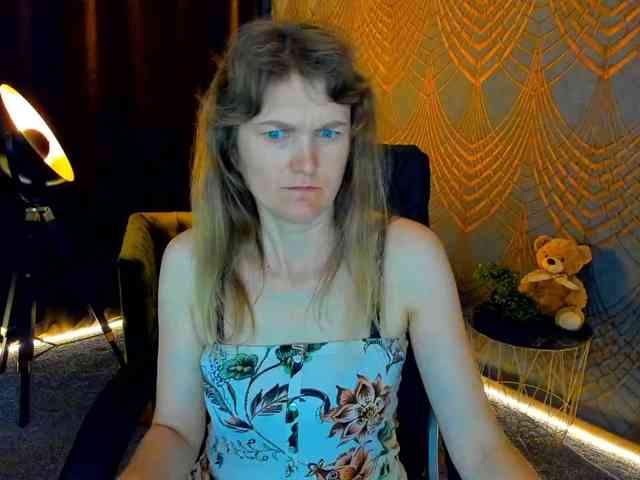 annabel-xxx's live room