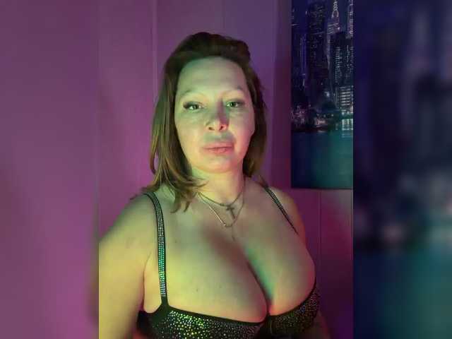 sunnywhite Live Cam on BongaCams