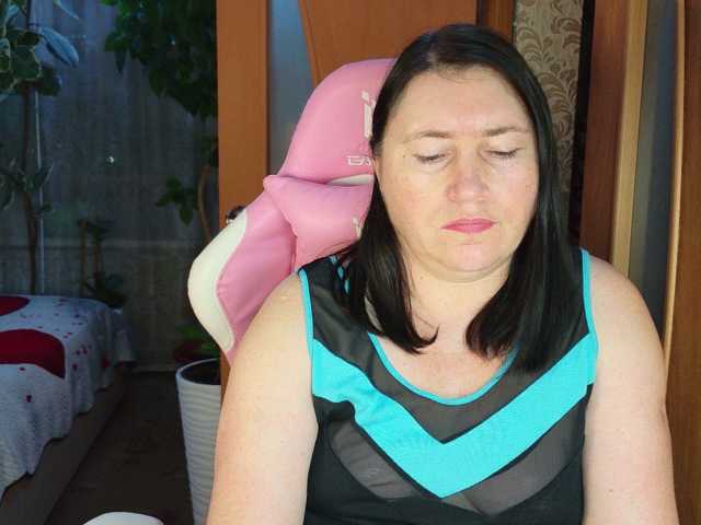 Lola18111 live cam on BongaCams