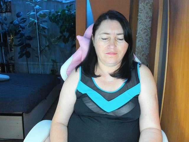 Lola18111 live cam on BongaCams