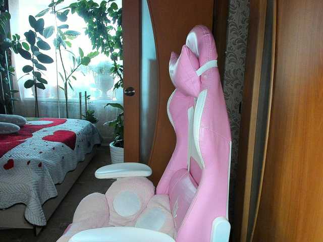 Lola18111 live cam on BongaCams