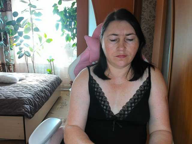 Lola18111 live cam on BongaCams