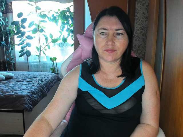 Lola18111 live cam on BongaCams