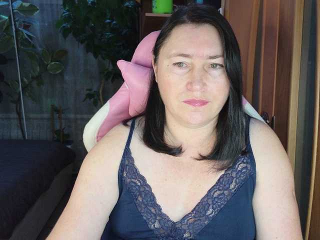 Lola18111 live cam on BongaCams