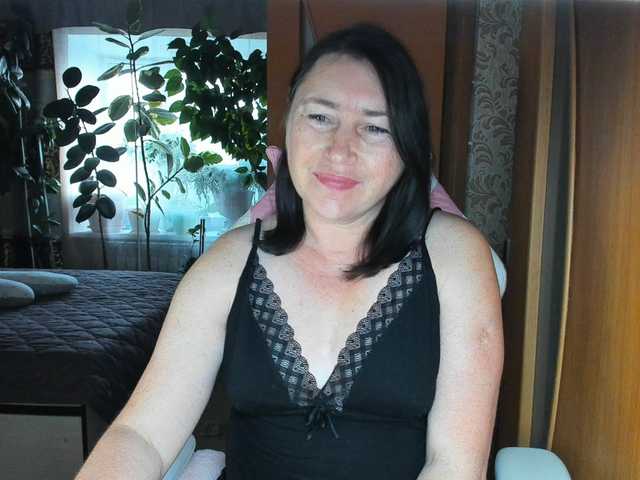 Lola18111 live cam on BongaCams