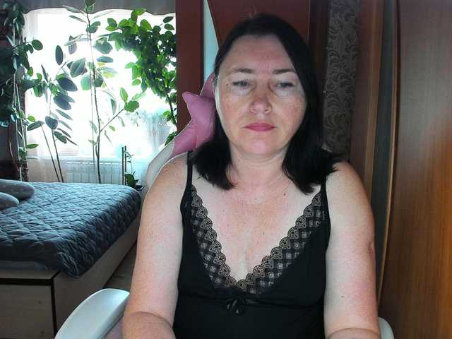 Lola18111 live cam on BongaCams