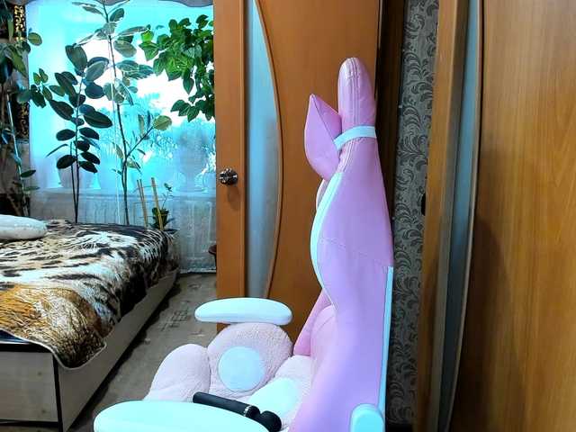 Lola18111's BongaCams show and profile