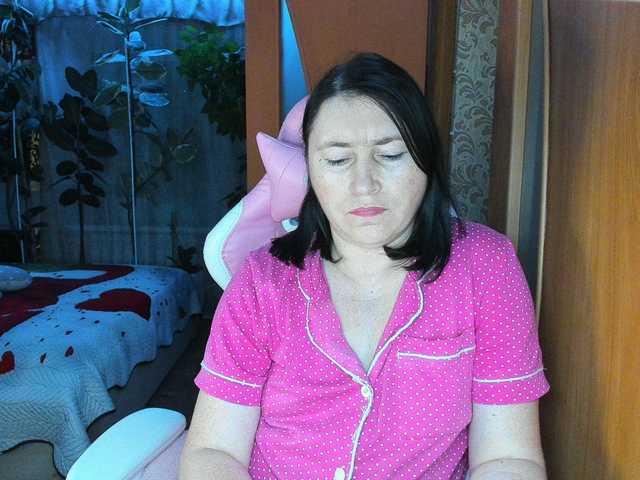 Lola18111 live cam on BongaCams