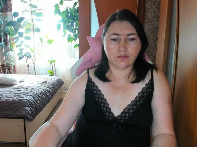 Lola18111 live cam on BongaCams