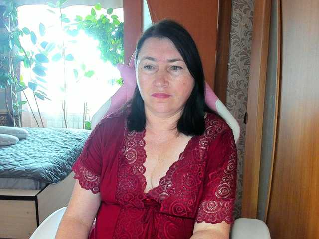Lola18111 live cam on BongaCams