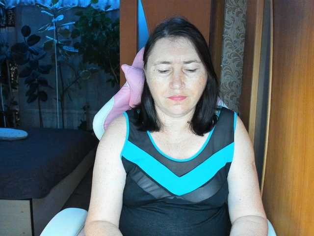 Lola18111 live cam on BongaCams