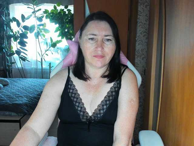 Lola18111 live cam on BongaCams