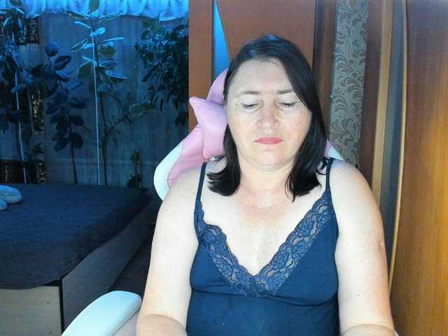 Lola18111 live cam on BongaCams