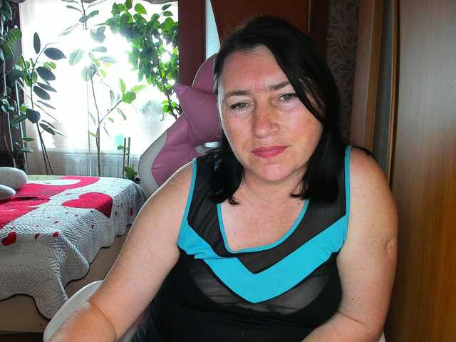 Lola18111 live cam on BongaCams