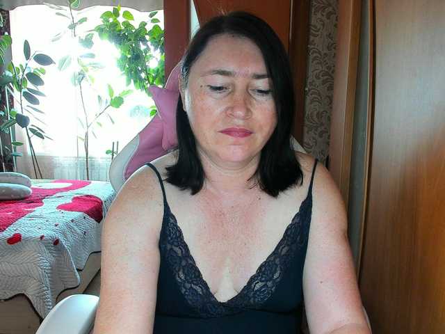Lola18111 live cam on BongaCams