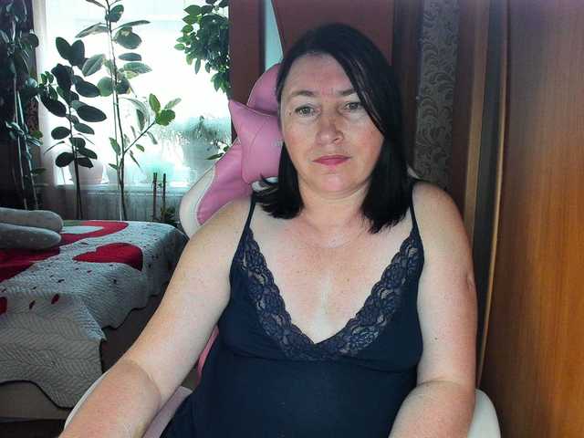 Lola18111 live cam on BongaCams