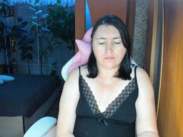 Lola18111 live cam on BongaCams