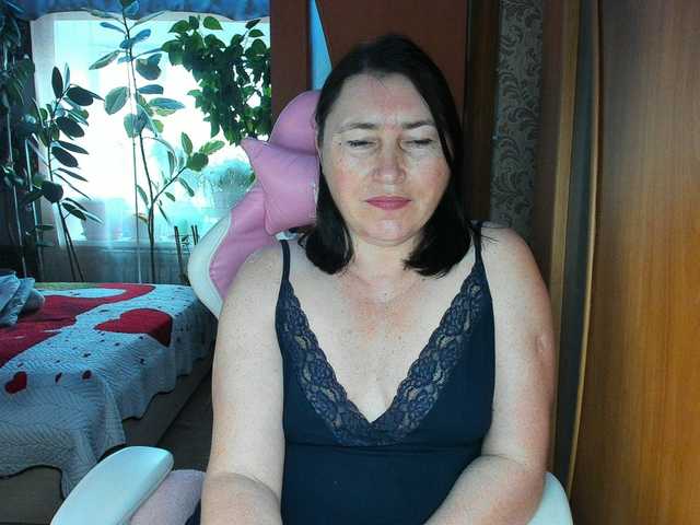 Lola18111 live cam on BongaCams