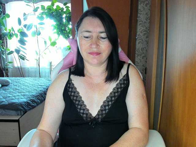 Lola18111 live cam on BongaCams