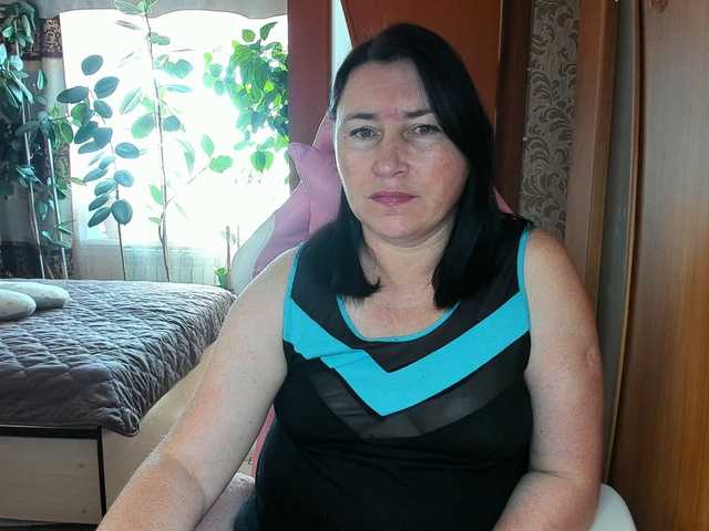 Lola18111 live cam on BongaCams
