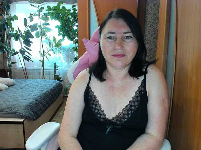 Lola18111 live cam on BongaCams